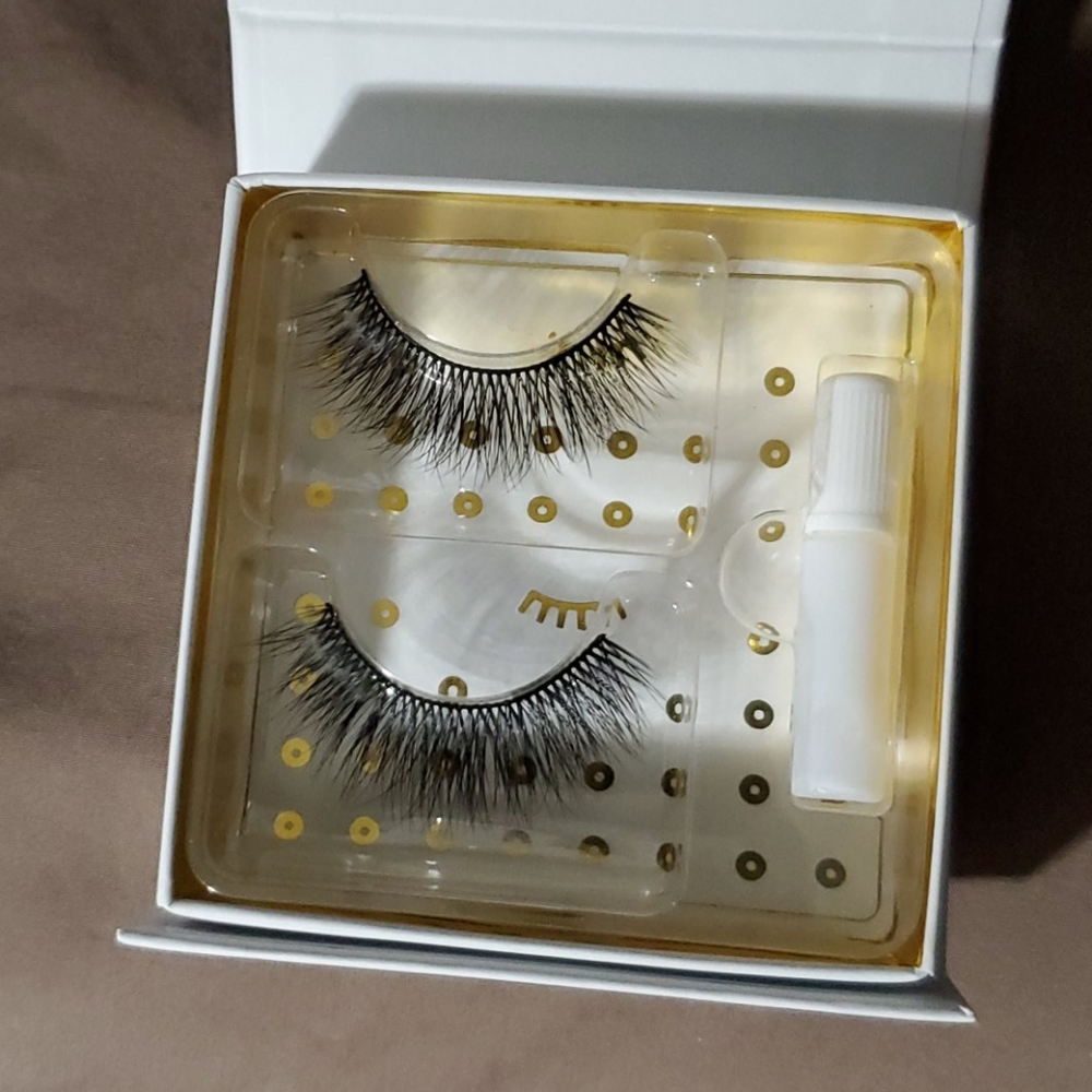 "Harlow" Battington Lashes with Mini Lash Glue